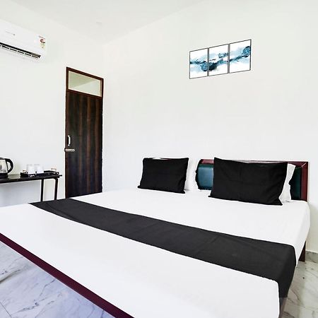 Hotel O The Moon Bareilly Bagian luar foto