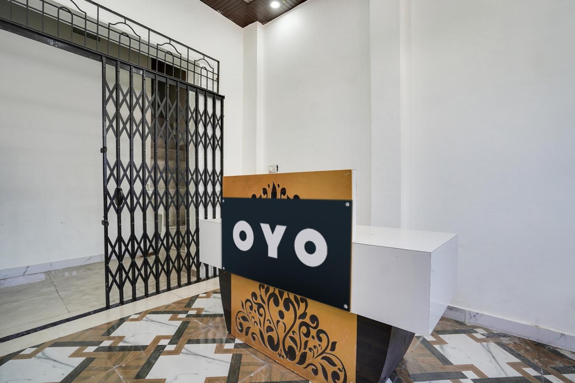 Hotel O The Moon Bareilly Bagian luar foto
